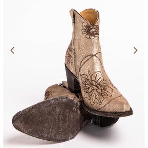 NWT Idyllwind Vegas Bootie by Miranda Lambert